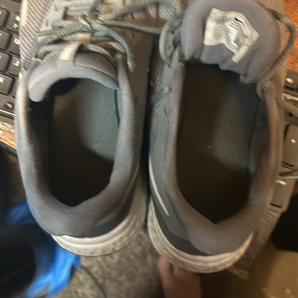 Very nice women’s Nike running shoe revolution like new condition barely used - Picture 3 of 3